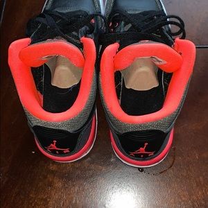 Jordan retro 3 “crimson”